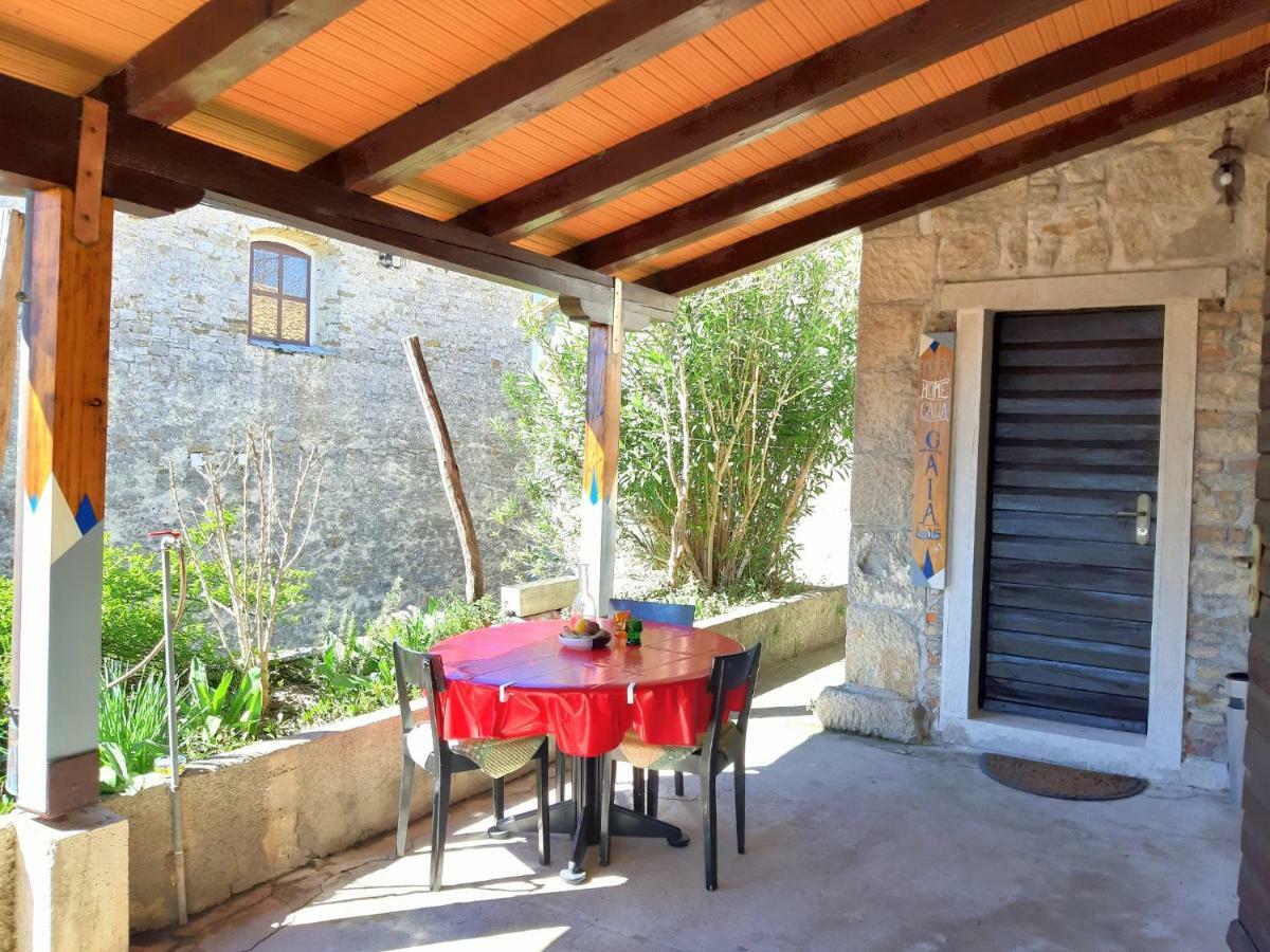 Casa Gaia Hum Exterior photo